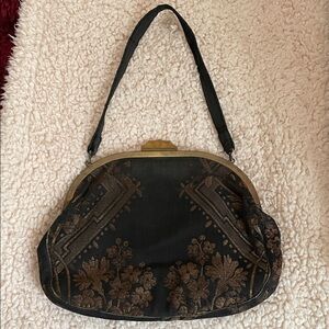Elegant Black and Brown Women's Bag from the 1860’s-1970’s.